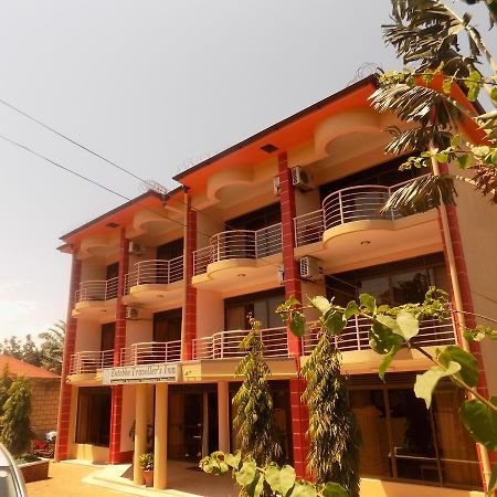 Entebbe Traveller'S Hotel Εξωτερικό φωτογραφία