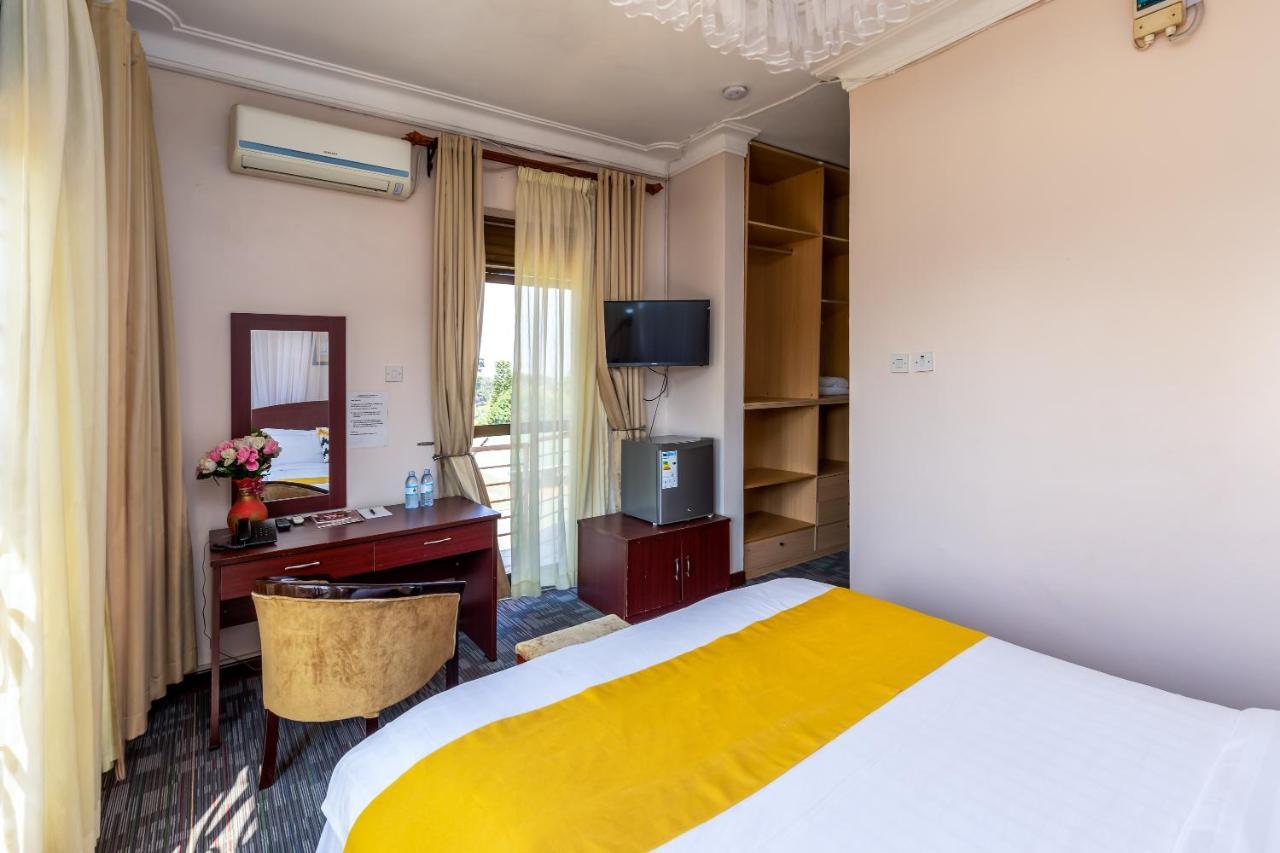 Entebbe Traveller'S Hotel Εξωτερικό φωτογραφία