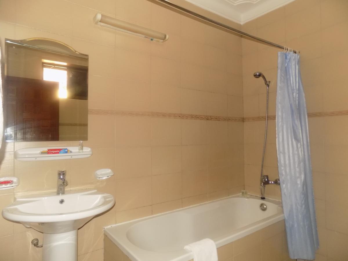 Entebbe Traveller'S Hotel Εξωτερικό φωτογραφία