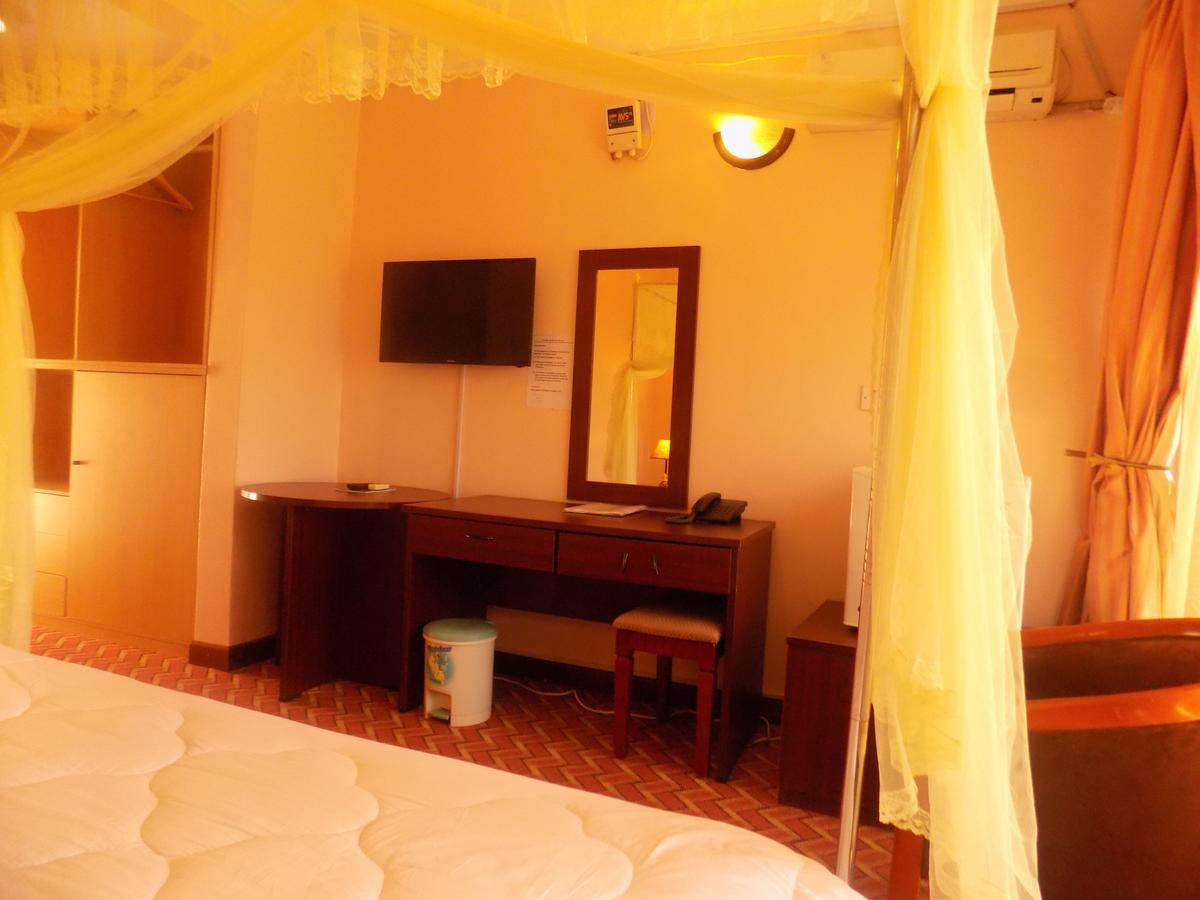 Entebbe Traveller'S Hotel Εξωτερικό φωτογραφία
