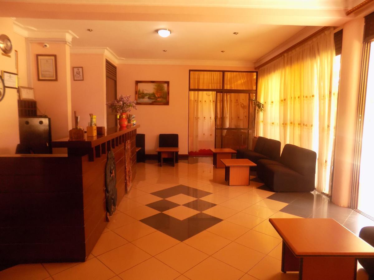 Entebbe Traveller'S Hotel Εξωτερικό φωτογραφία