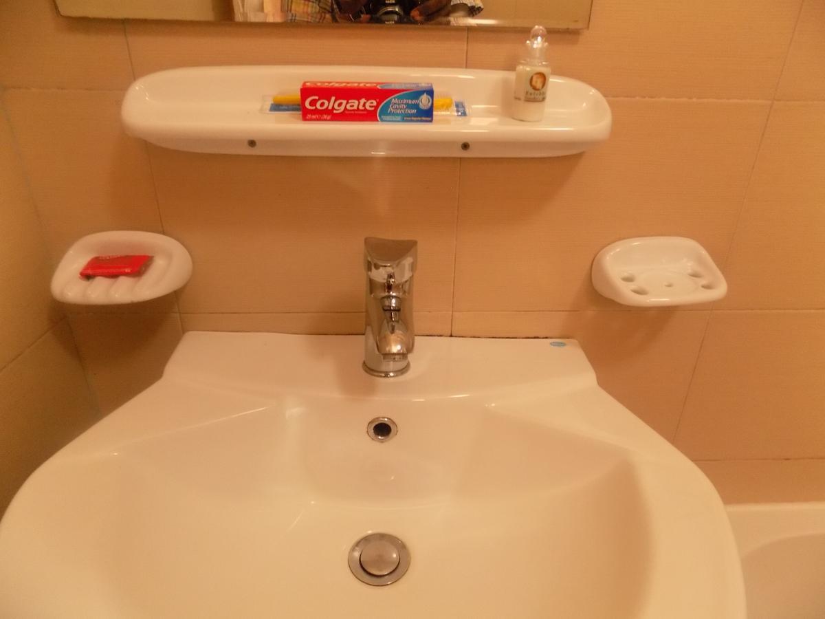 Entebbe Traveller'S Hotel Εξωτερικό φωτογραφία