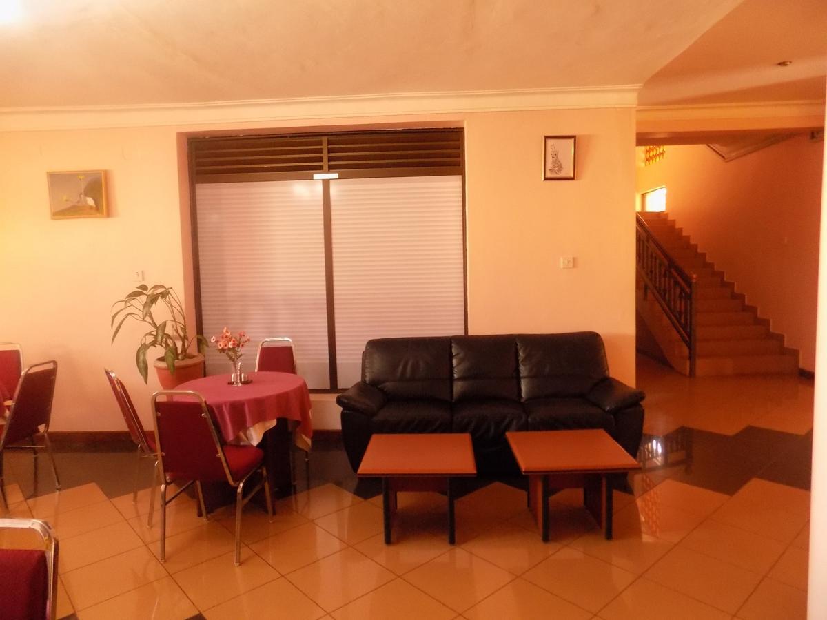 Entebbe Traveller'S Hotel Εξωτερικό φωτογραφία