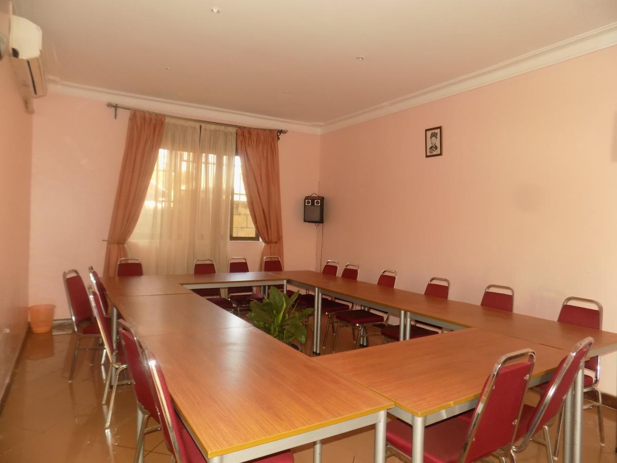 Entebbe Traveller'S Hotel Εξωτερικό φωτογραφία