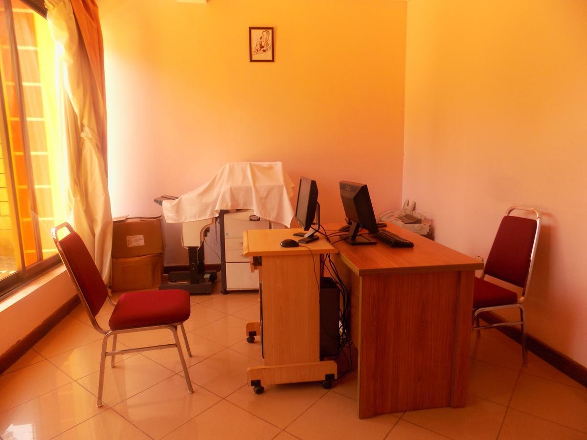 Entebbe Traveller'S Hotel Εξωτερικό φωτογραφία
